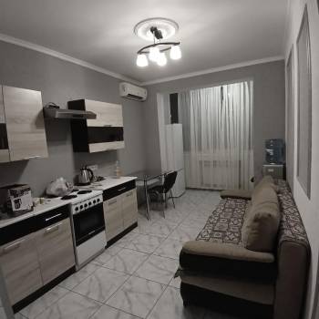 Сдается 1-комнатная квартира, 38 м²