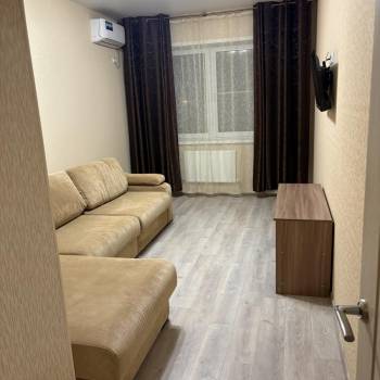 Сдается 1-комнатная квартира, 38 м²