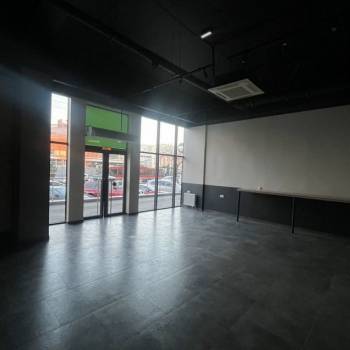 Сдается Торговое помещение, 142,2 м²