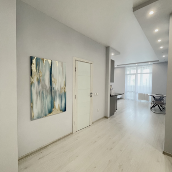 Продается 1-комнатная квартира, 53 м²