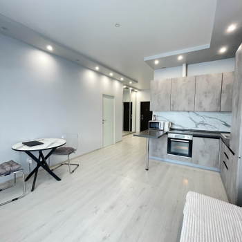 Продается 1-комнатная квартира, 53 м²