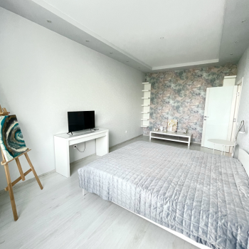 Продается 1-комнатная квартира, 53 м²