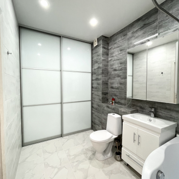 Продается 1-комнатная квартира, 53 м²