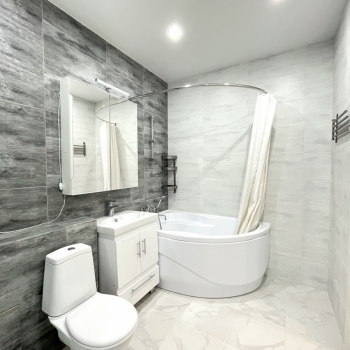 Продается 1-комнатная квартира, 53 м²