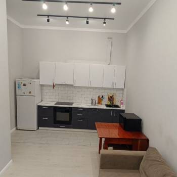 Продается 1-комнатная квартира, 55 м²