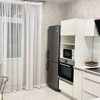 Сдается 1-комнатная квартира, 42 м²