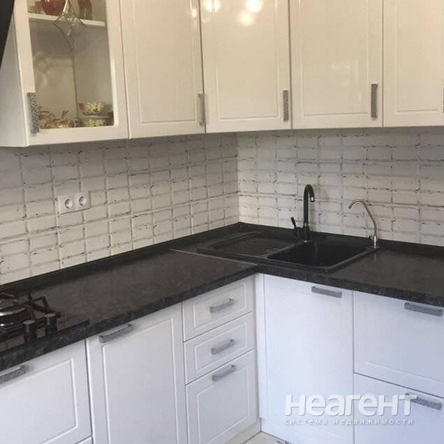 Продам 3-к квартиру, ЮМР, проспект Чекистов