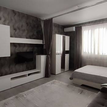 Сдается 1-комнатная квартира, 42 м²