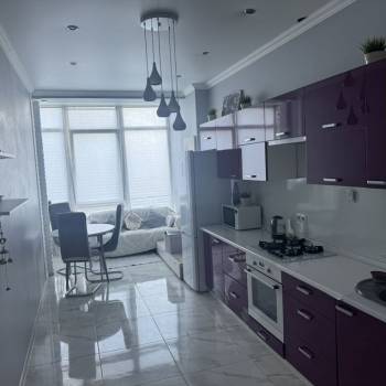 Продается 1-комнатная квартира, 53 м²