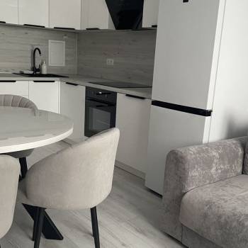 Продается 1-комнатная квартира, 38 м²