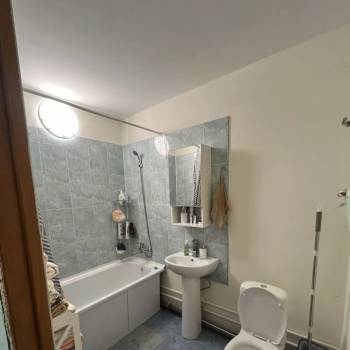 Продается 1-комнатная квартира, 43 м²