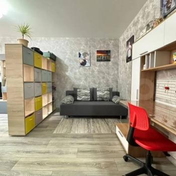 Продается 1-комнатная квартира, 37 м²