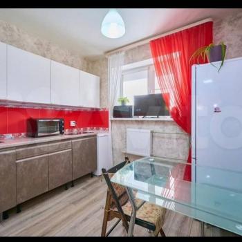 Продается 1-комнатная квартира, 37 м²