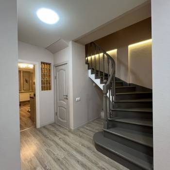 Продается Многокомнатная квартира, 168,2 м²