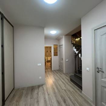 Продается Многокомнатная квартира, 168,2 м²