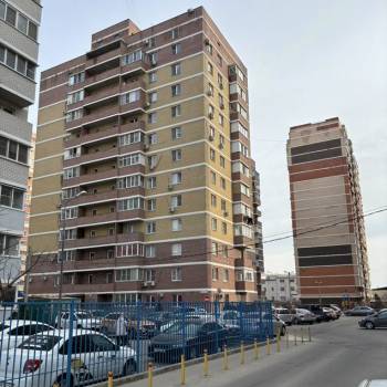 Продается 1-комнатная квартира, 38 м²