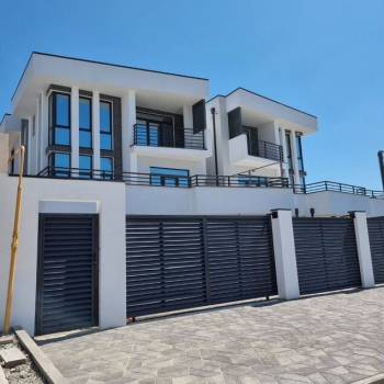 Продается Дом, 280 м²