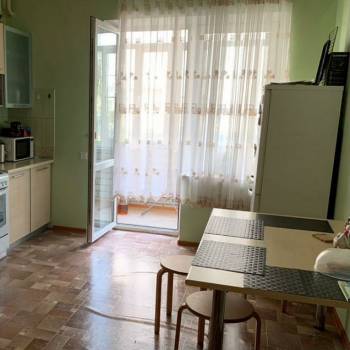 Сдается 1-комнатная квартира, 57 м²