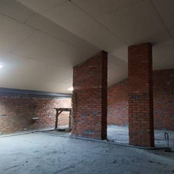 Продается 1-комнатная квартира, 98 м²