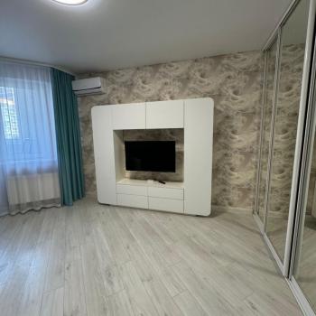 Сдается 1-комнатная квартира, 50 м²