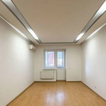 Продается 1-комнатная квартира, 45 м²