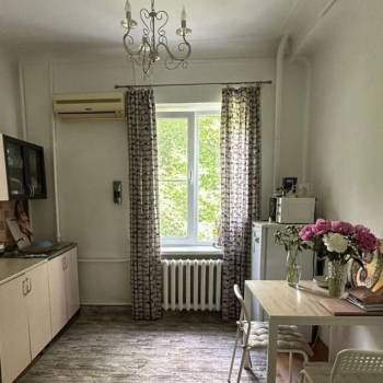 Сдается 1-комнатная квартира, 42 м²