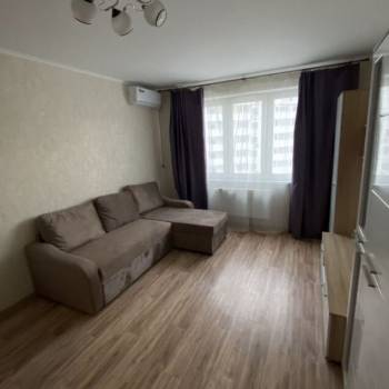 Сдается 1-комнатная квартира, 37 м²