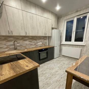 Продается 1-комнатная квартира, 37 м²