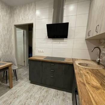 Продается 1-комнатная квартира, 37 м²