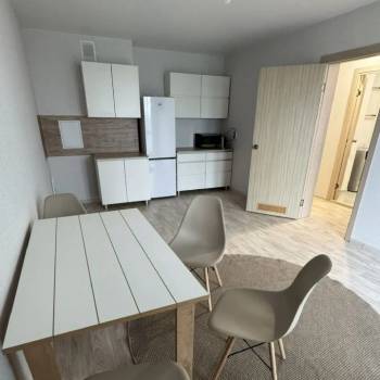 Сдается 1-комнатная квартира, 42 м²