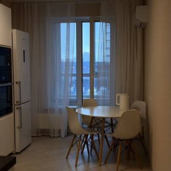 Сдается 1-комнатная квартира, 40 м²