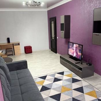 Сдается 2-х комнатная квартира, 76 м²