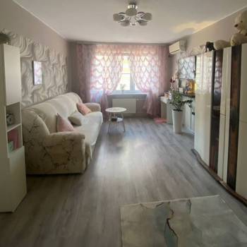 Продается 1-комнатная квартира, 37,5 м²