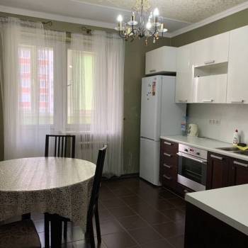 Продается 1-комнатная квартира, 45 м²