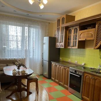 Сдается 1-комнатная квартира, 50 м²