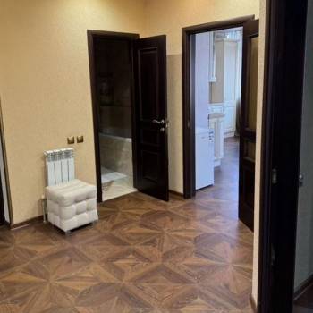 Продается 1-комнатная квартира, 71 м²