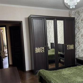 Продается 1-комнатная квартира, 71 м²