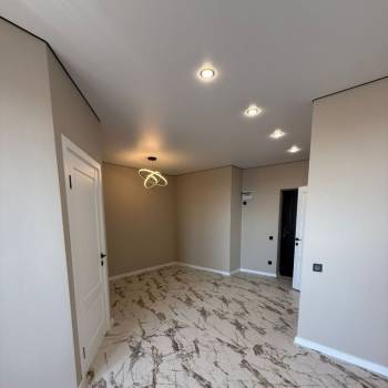 Продается 1-комнатная квартира, 42 м²