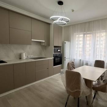 Сдается 2-х комнатная квартира, 79 м²