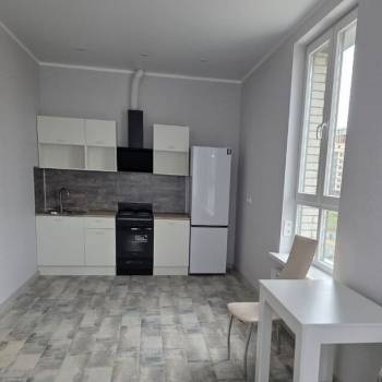 Сдается 1-комнатная квартира, 42 м²