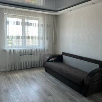 Продается 1-комнатная квартира, 38 м²