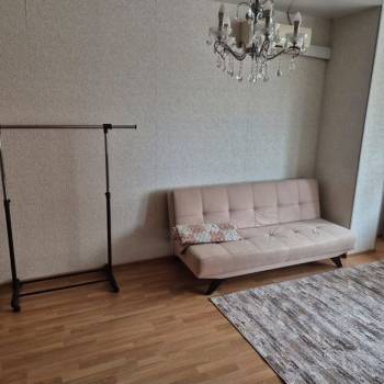 Продается 1-комнатная квартира, 43 м²