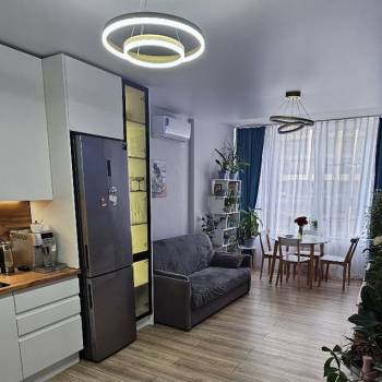 Продается Многокомнатная квартира, 80 м²