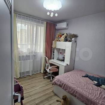 Продается Многокомнатная квартира, 80 м²