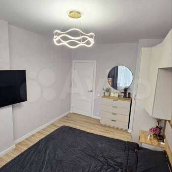 Продается Многокомнатная квартира, 80 м²