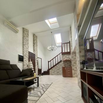 Продается Многокомнатная квартира, 122 м²
