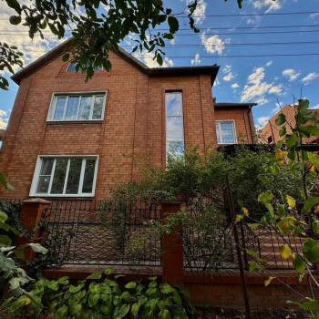 Продается Дом, 390 м²