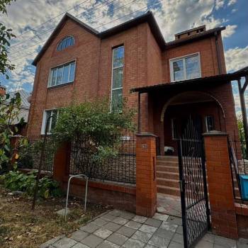 Продается Дом, 390 м²