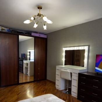 Сдается Многокомнатная квартира, 90 м²