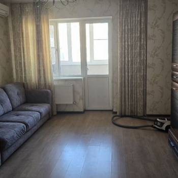 Сдается 2-х комнатная квартира, 81 м²